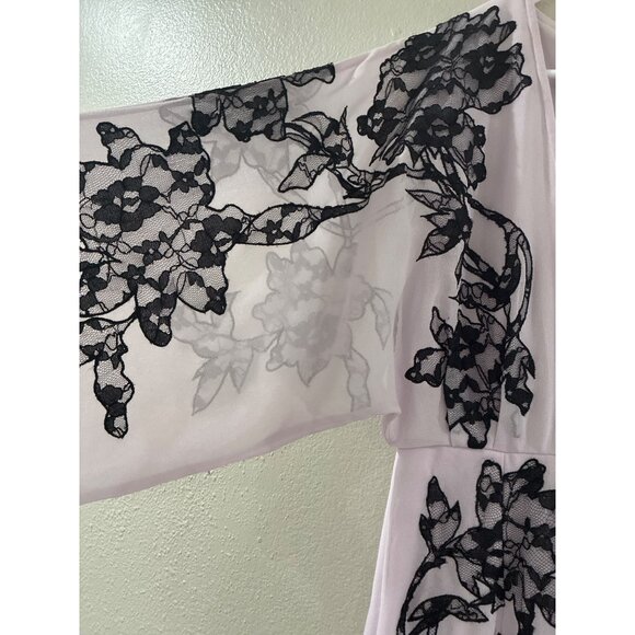 DESIGN floral embroidered maxi dress with a deep V-neck and a high side slit - Picture 7 of 10